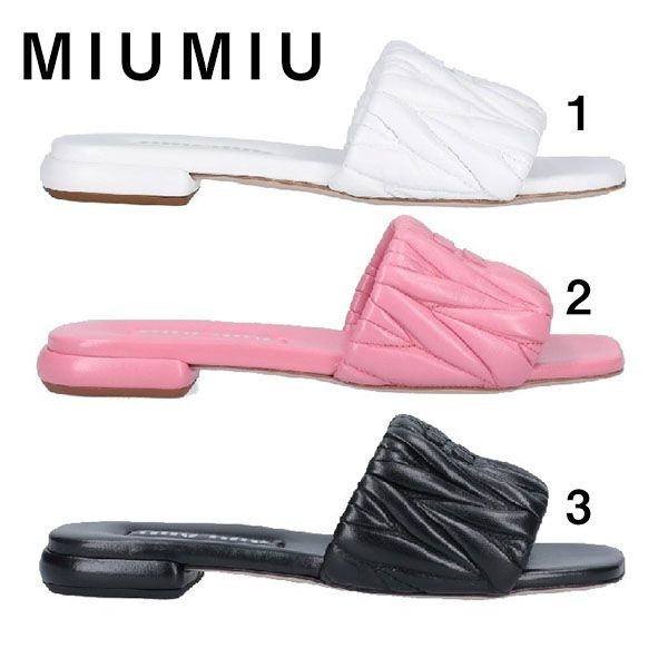 送料無料【Miu Miu 偽物】FLAT スリップオン キルト ロゴ サンダル 3色 5XX605 3LM5 F0002​