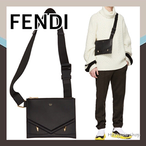 国内発送★FENDI★バッグバグズメッセンジャーバッグ 7VA437A5EWF0KUR